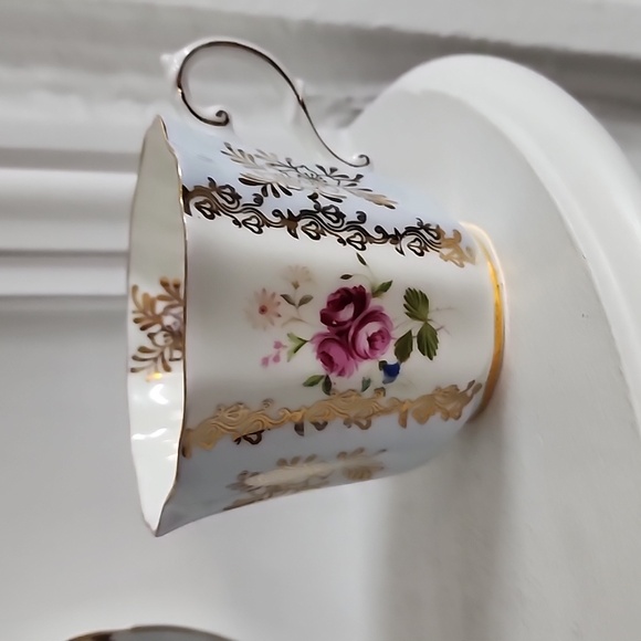 Royal Grafton England china tea cup & saucer, circa 1940's gold Glided blue - Picture 3 of 9